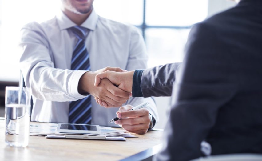 asesor laboral con cliente